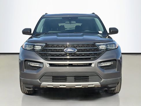 Used 2022 Ford Explorer XLT w/ Equipment Group 202A image 8