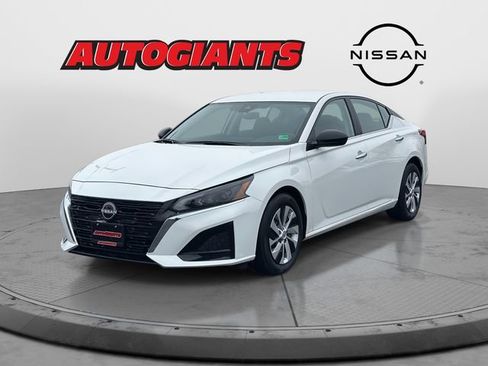 Used 2025 Nissan Altima 2.5 S image 6