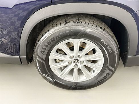 Certified 2024 Toyota Grand Highlander AWD image 18