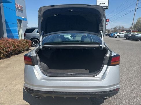 Used 2024 Nissan Altima 2.5 SR FWD image 12
