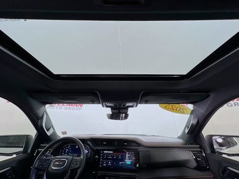 Used 2025 GMC Sierra 1500 AT4 w/ AT4 Premium Package image 26