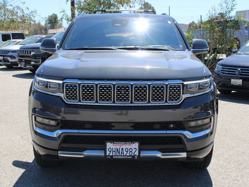 Used 2022 Jeep Grand Wagoneer Series III w/ Flexible Seating Group AWD/4WD image 2