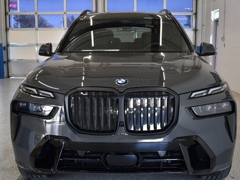 New 2026 BMW X7 xDrive40i image 3