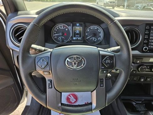 Used 2023 Toyota Tacoma TRD Off-Road w/ Technology Package AWD/4WD image 29