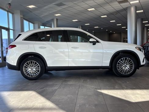Used 2026 Mercedes-Benz GLC 300 4MATIC image 2