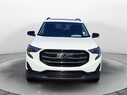 Used 2020 GMC Terrain SLE w/ Driver Convenience Package FWD image 2