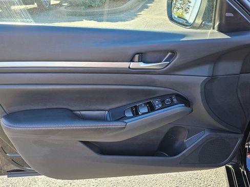 Used 2024 Nissan Altima 2.5 SR w/ SR Premium Package image 12