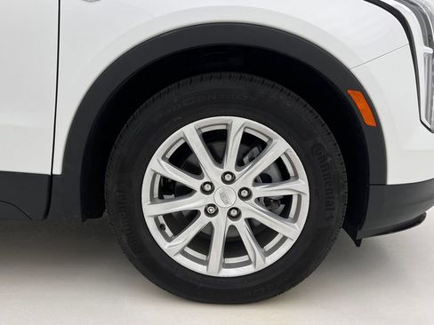 Used 2022 Cadillac XT4 Luxury w/ Cold Weather Package AWD/4WD image 29