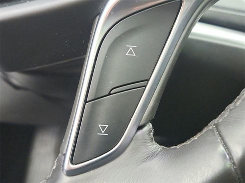 Used 2018 Cadillac XT5 Luxury w/ Driver Awareness Package image 40