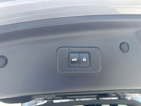 Used 2022 Nissan Armada Platinum w/ Captain's Chairs Package RWD image 24