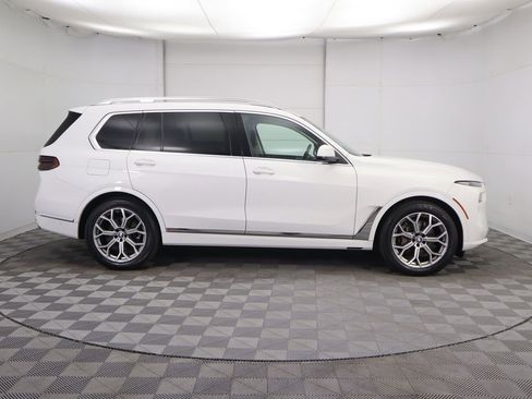 Used 2023 BMW X7 xDrive40i w/ Premium Package image 4
