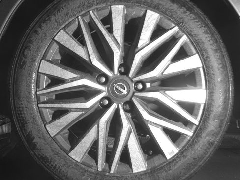 Used 2025 Nissan Altima 2.5 SV image 14