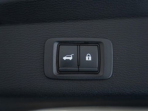 Used 2023 Mitsubishi Outlander SE Black Edition image 13