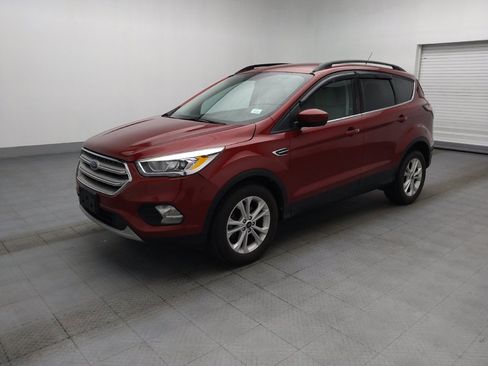Used 2017 Ford Escape SE w/ Equipment Group 201A FWD image 2