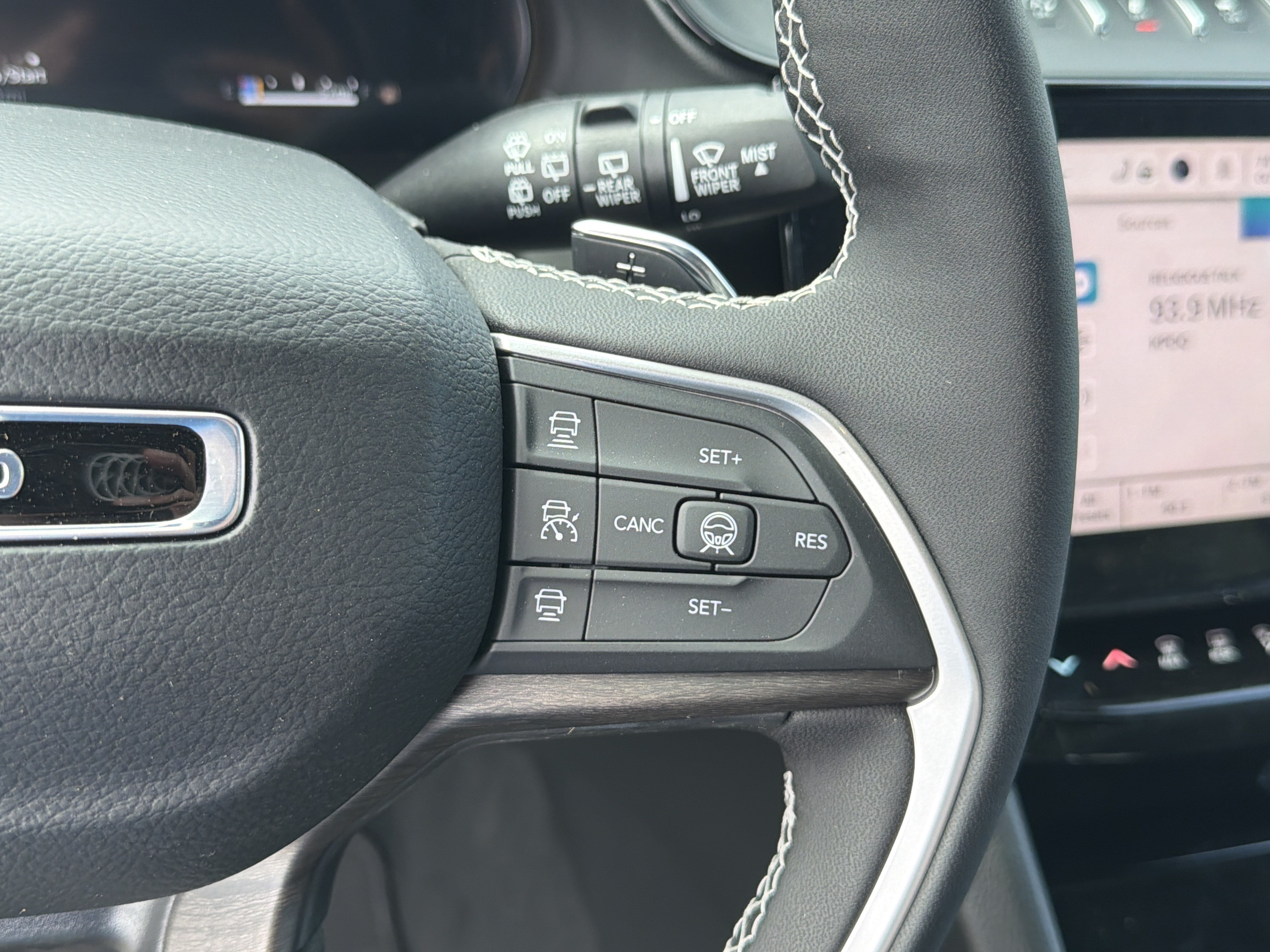 New 2026 Jeep Grand Cherokee Altitude AWD/4WD image 19