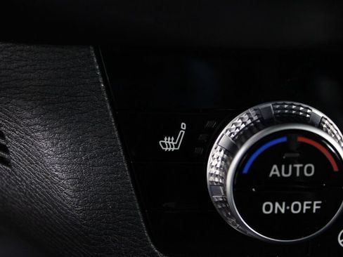 Used 2023 Mitsubishi Outlander SEL FWD image 25