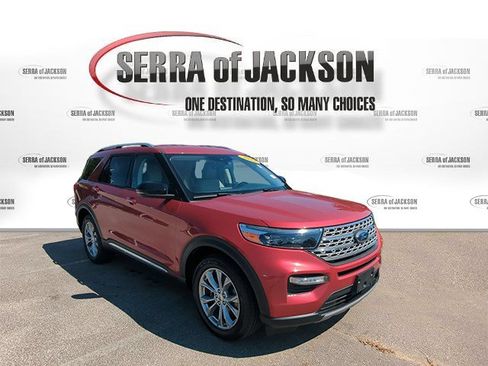 Used 2021 Ford Explorer Limited w/ Equipment Group 301A AWD/4WD image 2