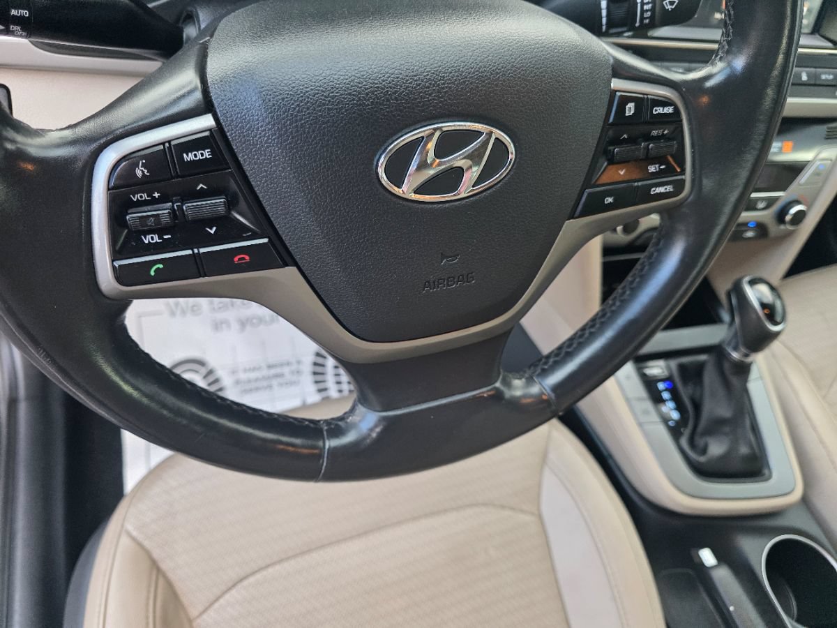 Used 2017 Hyundai Elantra Limited FWD image 20