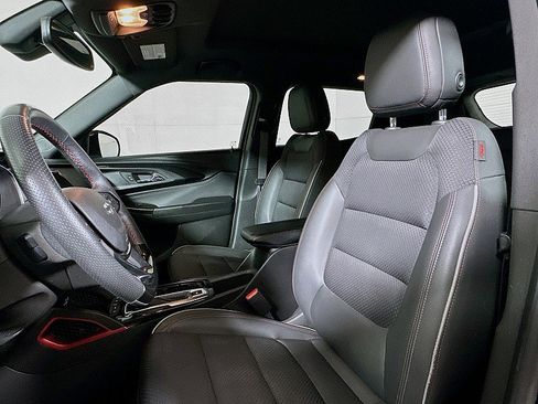 Used 2022 Chevrolet TrailBlazer RS w/ Sun and Liftgate Package FWD image 11