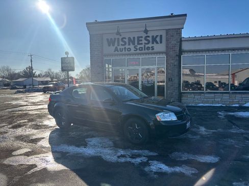 Used 2010 Dodge Avenger SXT image 1