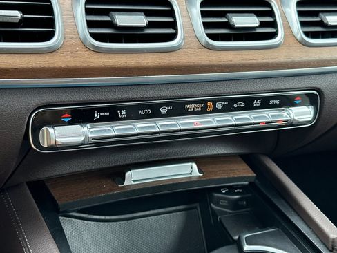 Certified 2022 Mercedes-Benz GLE 350 w/ Premium Package image 24