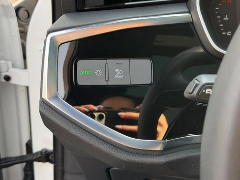 Used 2025 Audi Q3 2.0T Premium w/ Convenience Package image 17