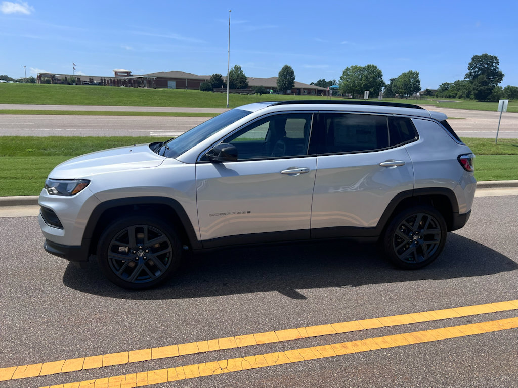 New 2026 Jeep Compass Latitude AWD/4WD image 8