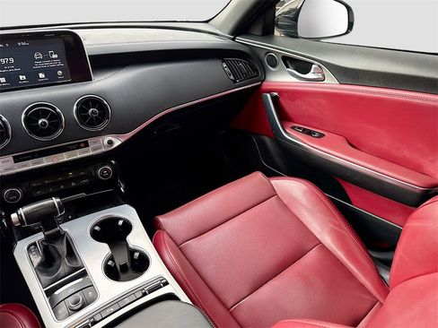 Used 2021 Kia Stinger GT image 22