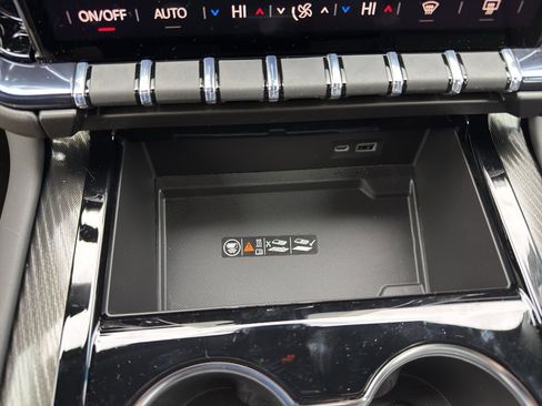 New 2026 GMC Yukon AT4 image 28