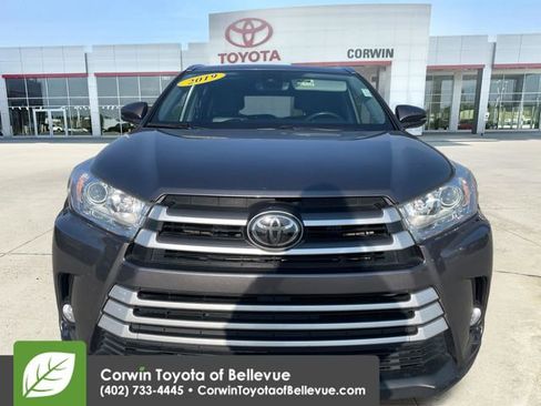 Used 2019 Toyota Highlander XLE AWD/4WD image 8