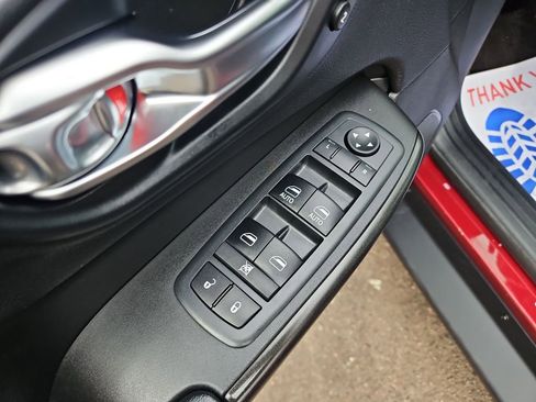 Used 2019 Jeep Cherokee Trailhawk image 17