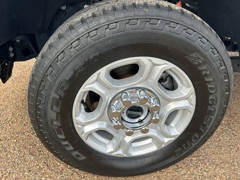 Used 2025 Ford F250 XLT w/ FX4 Off-Road Package AWD/4WD image 10