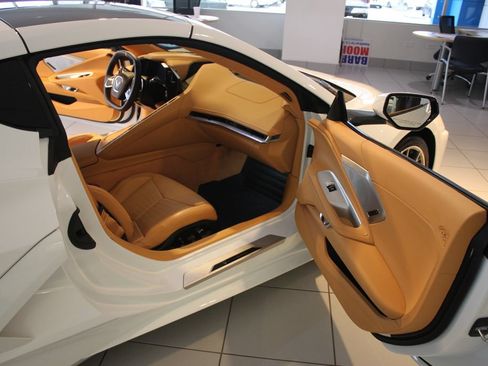 Used 2023 Chevrolet Corvette Stingray Premium Cpe w/ Z51 Performance Package RWD image 7