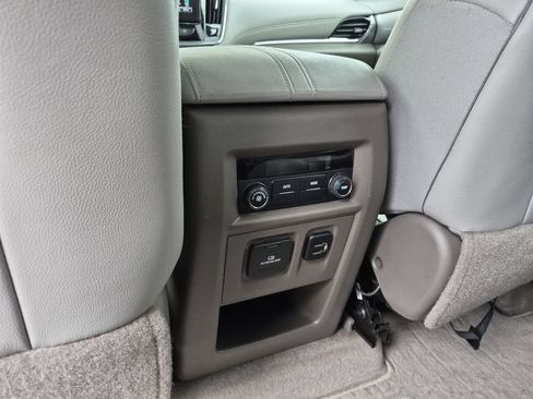 Used 2018 Chevrolet Traverse LT FWD image 26