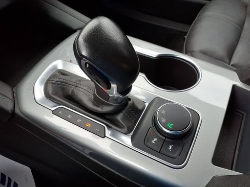 Used 2021 Chevrolet Blazer LT w/ Sound & Technology Package FWD image 21