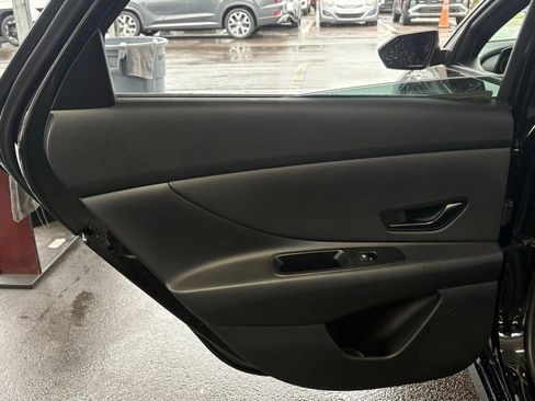 Certified 2025 Hyundai Elantra SEL FWD image 12