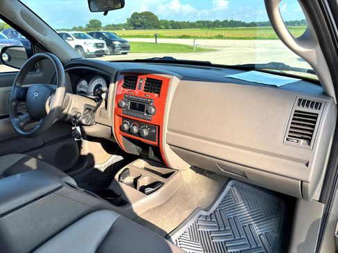 Used 2005 Dodge Dakota SLT image 24