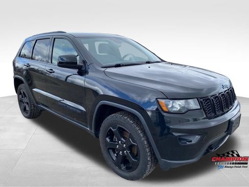 Used 2018 Jeep Grand Cherokee Laredo AWD/4WD image 8