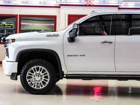 Used 2023 Chevrolet Silverado 2500 High Country w/ Z71 Off-Road Package image 13