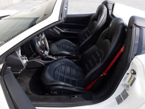 Used 2017 Ferrari 488 Spider RWD image 30