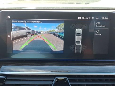 Used 2021 BMW 530i xDrive w/ Premium Package image 9