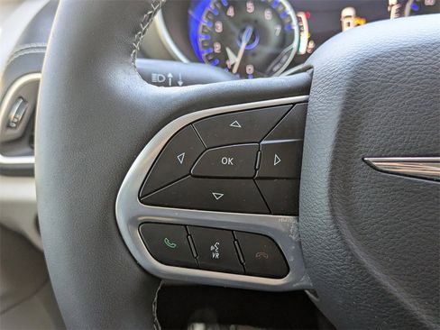 Used 2022 Chrysler Pacifica Touring-L image 20