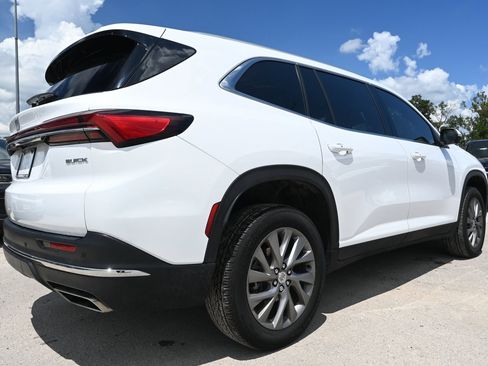 Used 2026 Buick Enclave Preferred FWD image 2