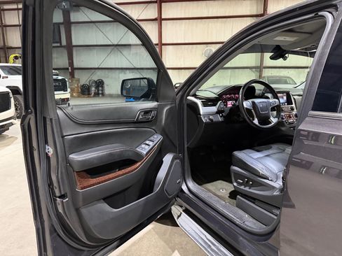 Used 2015 GMC Yukon SLE w/ Convenience Package RWD image 12