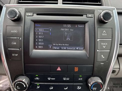 Used 2015 Toyota Camry LE FWD image 28