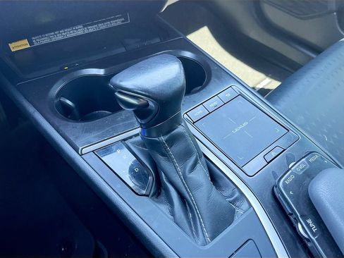 Used 2022 Lexus UX 200 FWD image 16