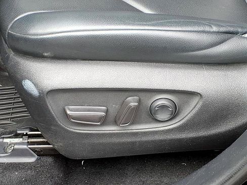 Used 2022 Toyota Highlander XLE image 20