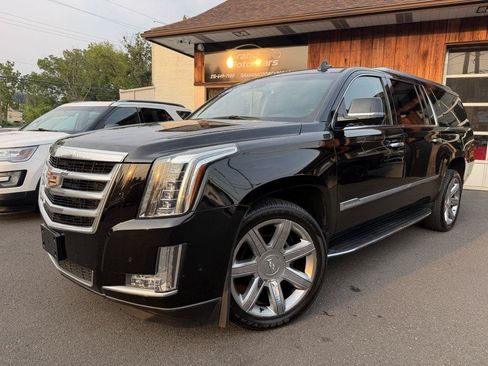 Used 2017 Cadillac Escalade ESV Luxury AWD/4WD image 1