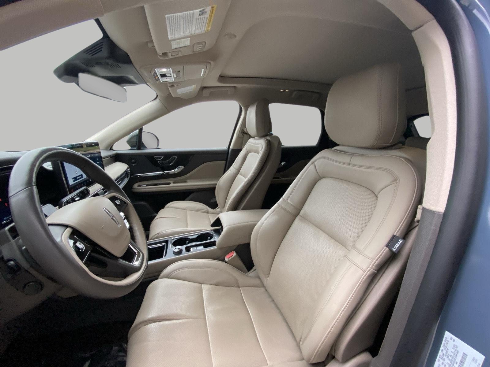 Used 2023 Lincoln Corsair Reserve AWD/4WD image 12