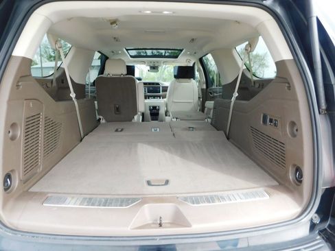 Used 2023 GMC Yukon XL Denali w/ Denali Reserve Package AWD/4WD image 30